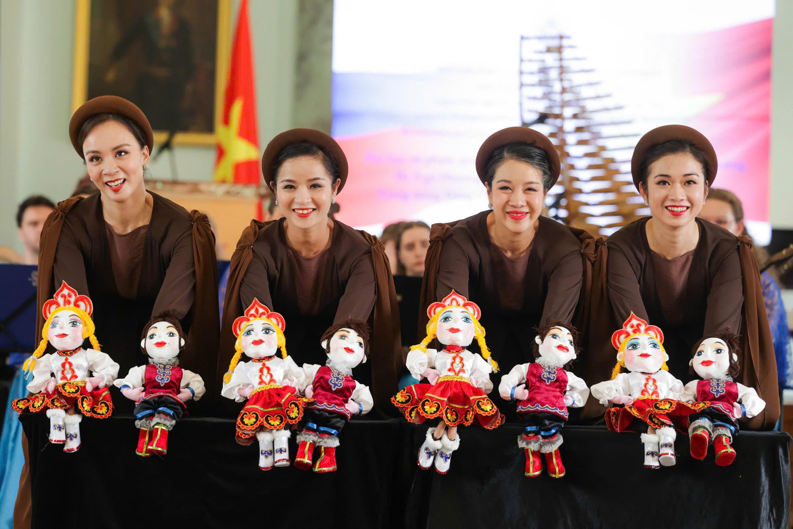 Pembukaan Pusat Kebudayaan Rusia-Vietnam di St. Petersburg, Federasi Rusia - foto 8