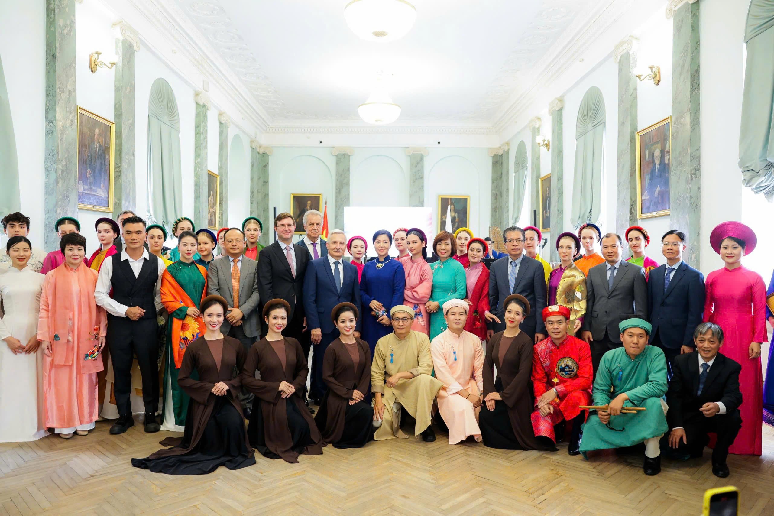Pembukaan Pusat Kebudayaan Rusia-Vietnam di St. Petersburg, Federasi Rusia - foto 9