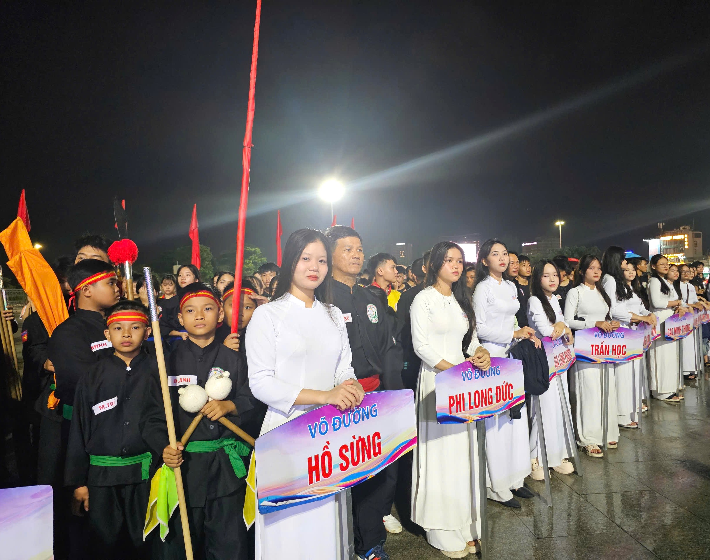 Mais de 655 mestres e estudantes de artes marciais participaram da 7ª Copa Imperador Quang Trung - foto 2