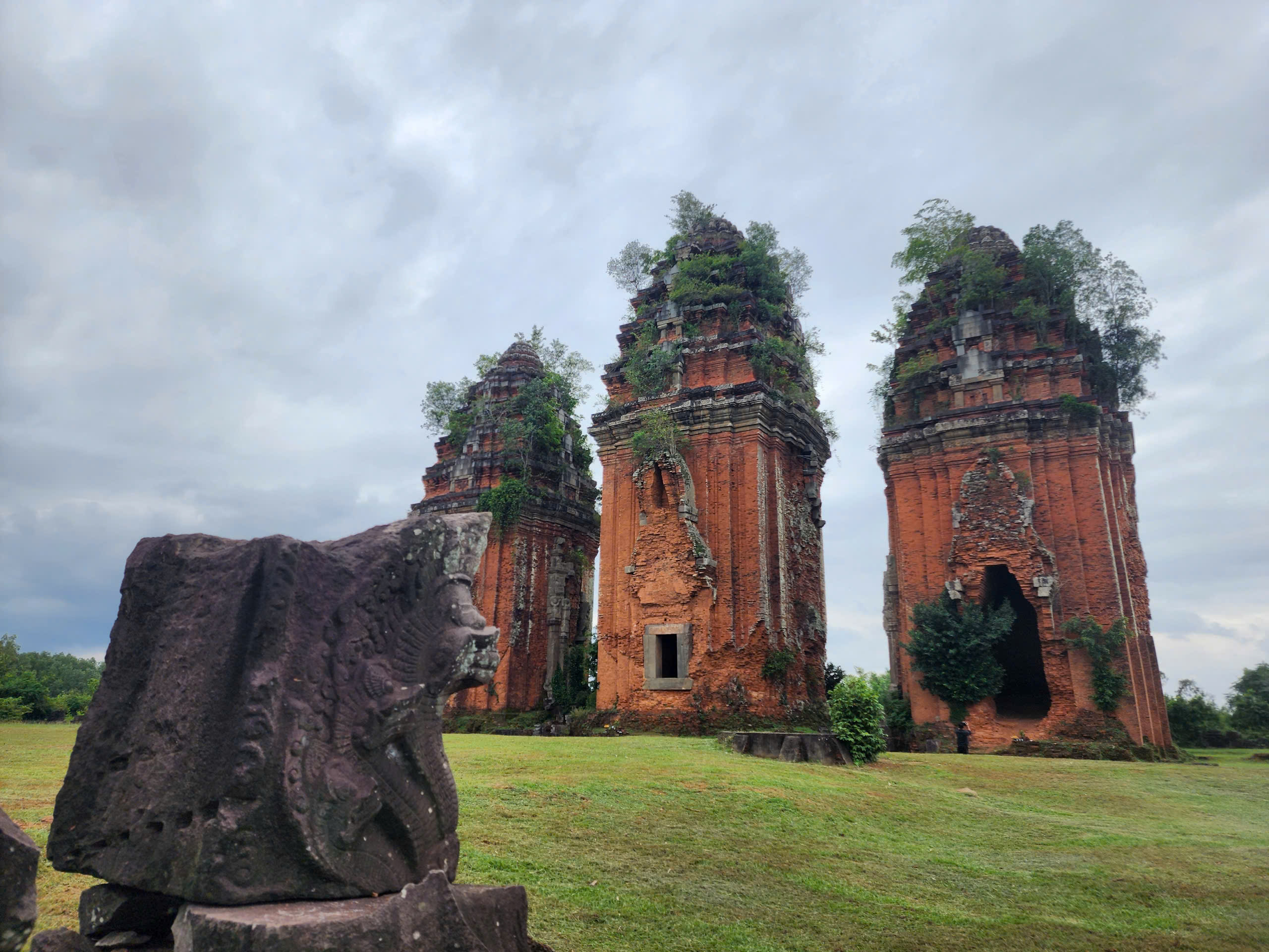 Projek untuk meneroka dan menggali tapak arkeologi Menara Duong Long Cham memerlukan pertimbangan yang teliti - foto 1