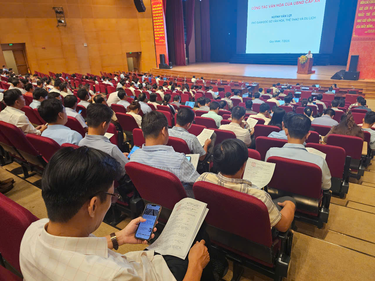 Gia Lai melatih pegawai peringkat komune dan penjawat awam dalam bidang kebudayaan, sukan dan pelancongan - foto 2