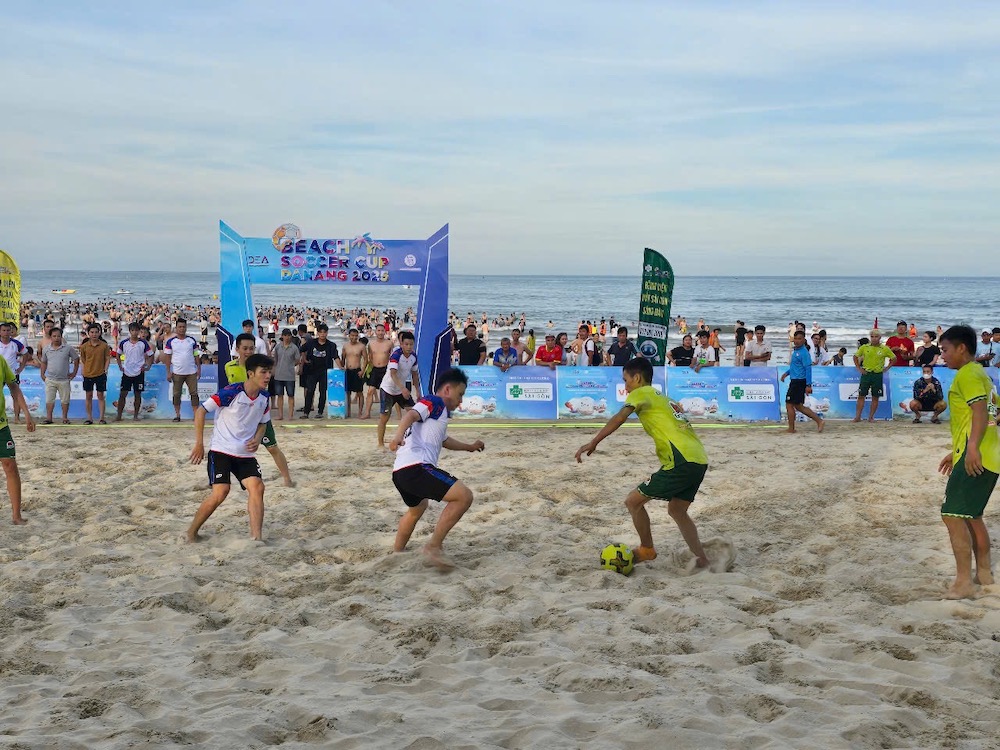 Spannende Eröffnungszeremonie des 2. Beachsoccer-Turniers – Foto 3