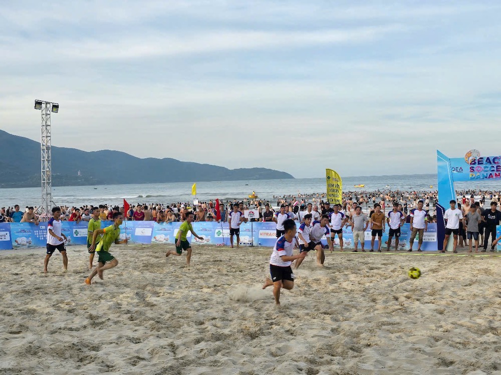 Spannende Eröffnungszeremonie des 2. Beachsoccer-Turniers – Foto 4