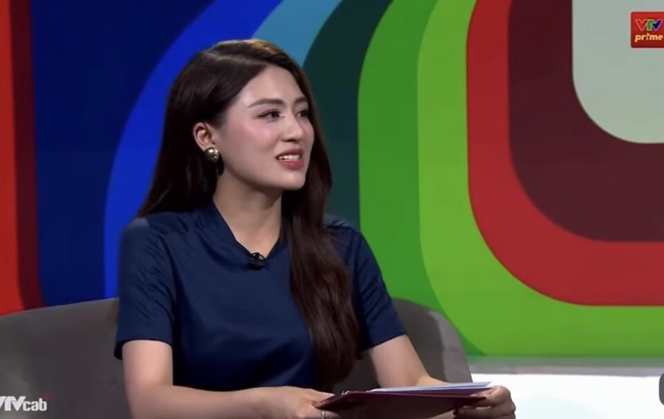 Gallery -             Tranh cãi BTV thể thao không được mặc đồ điệu: Khán giả có đang quá khắt khe?     - image 2
