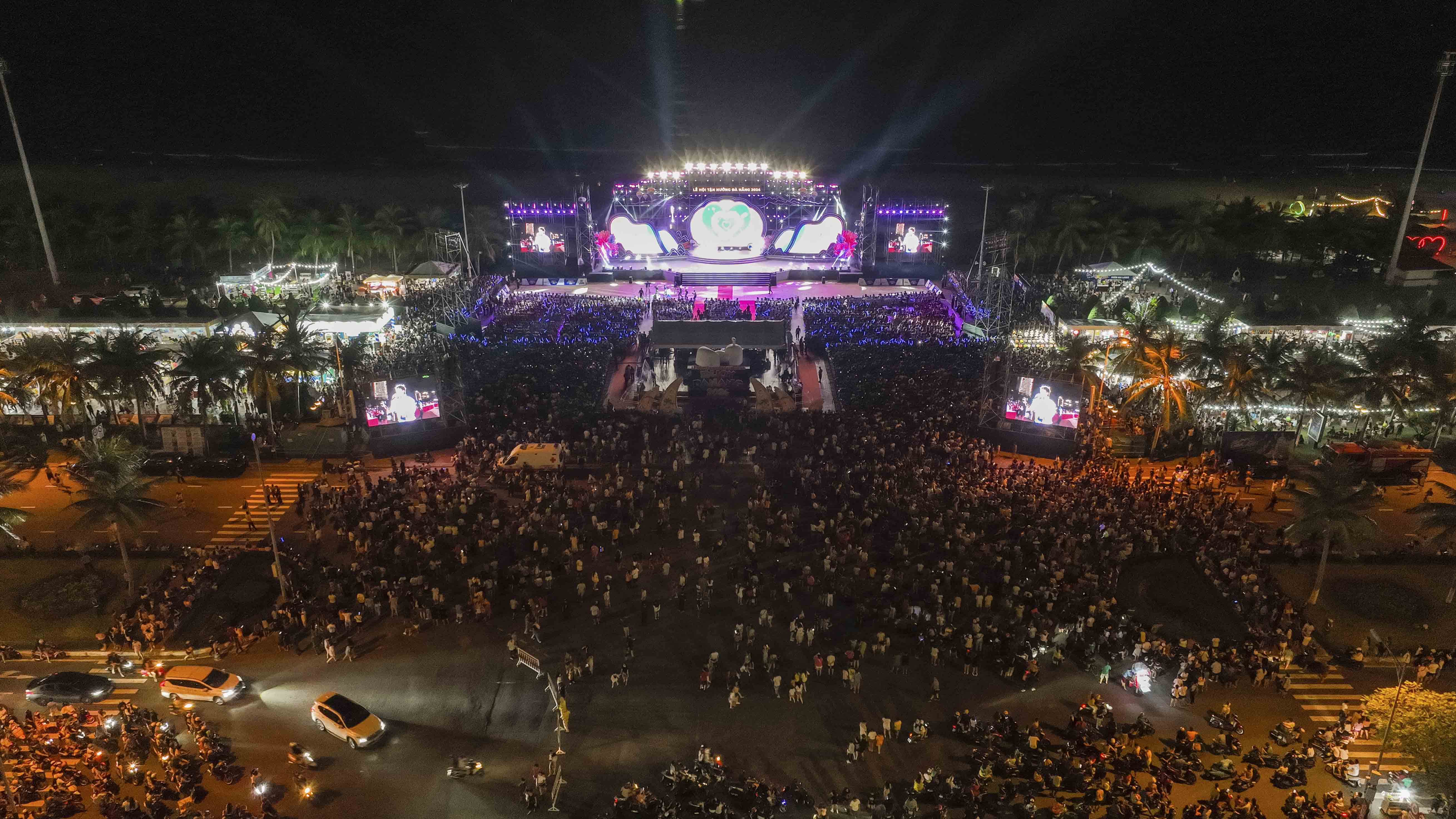 Da Nang er fargerik med den storslåtte åpningskonserten for sommerfestivalen i 2025 - bilde 2