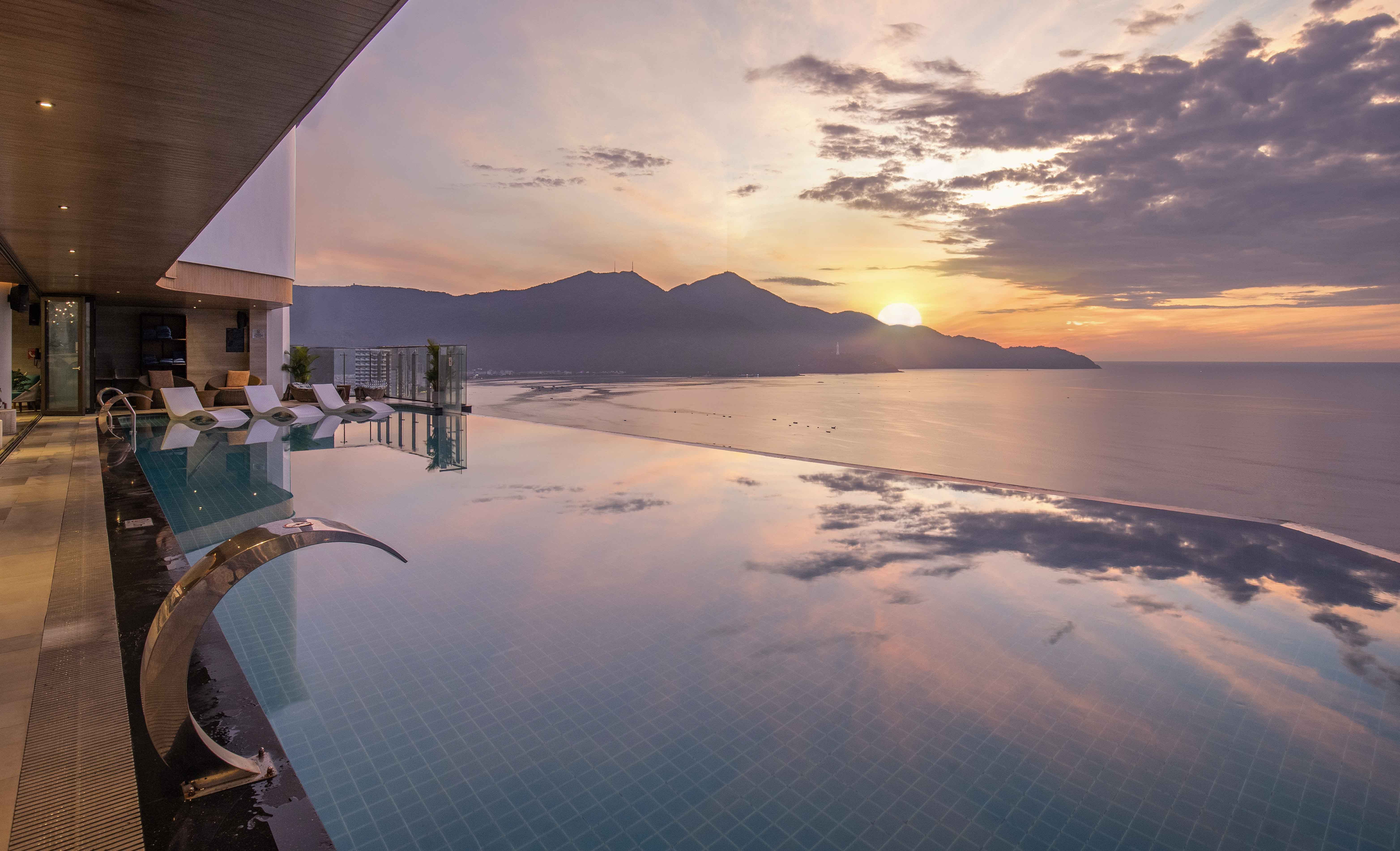 Com a melhoria da qualidade do turismo, Da Nang verá um aumento exponencial no número de visitantes no verão de 2025 - foto 3