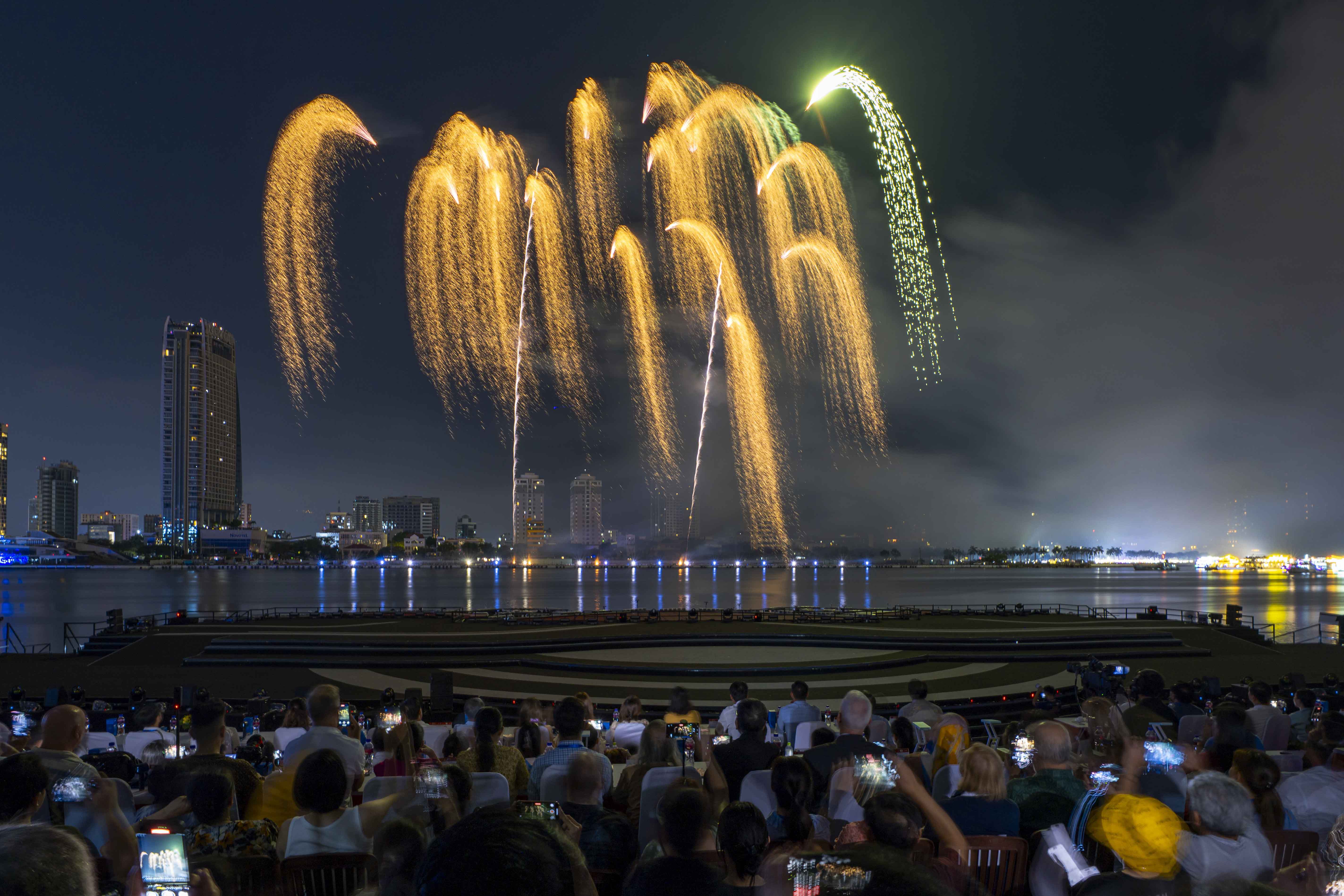 Com a melhoria da qualidade do turismo, Da Nang verá um aumento exponencial no número de visitantes no verão de 2025 - foto 4