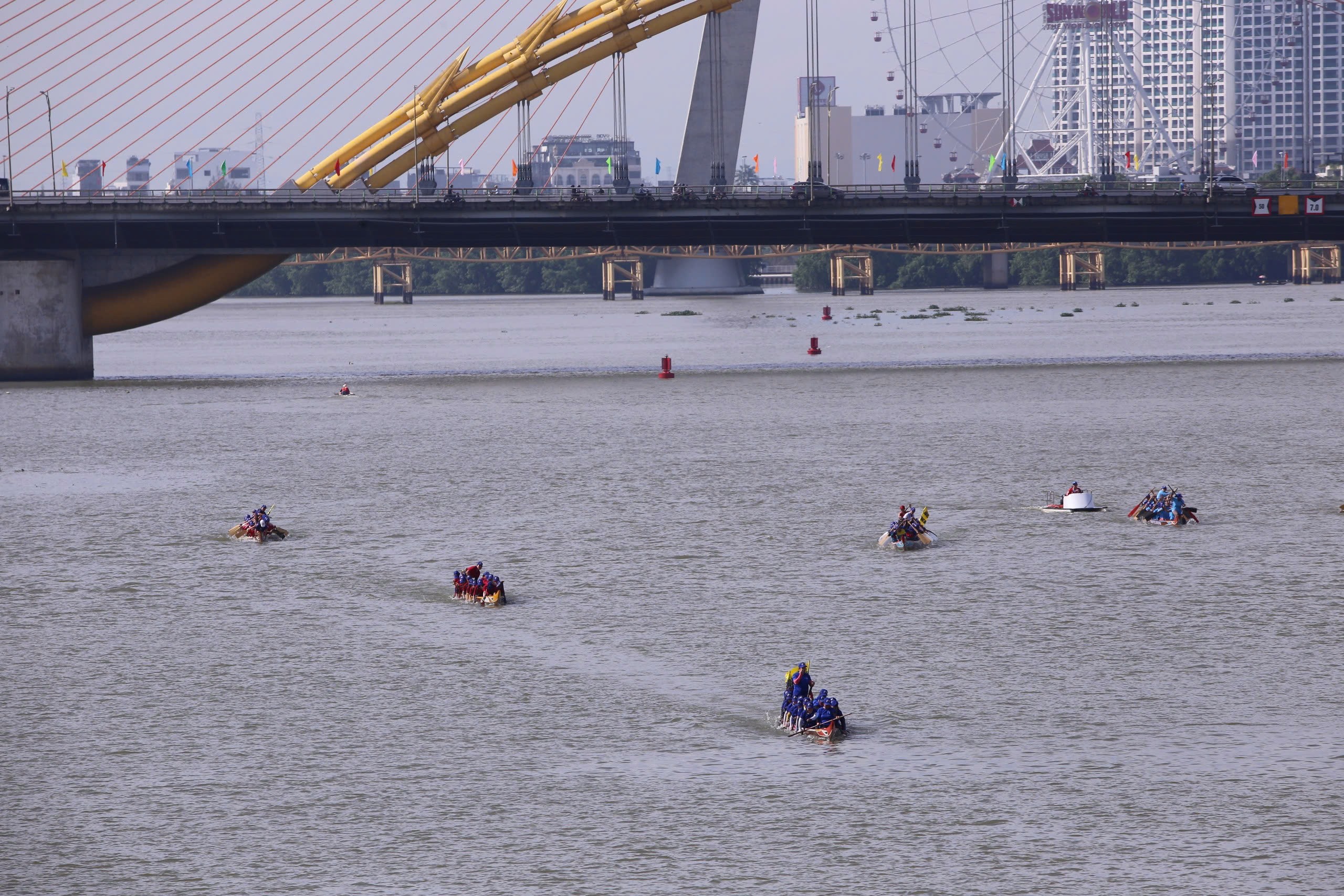Vzrušující turnaj v tradičních závodech lodí v Da Nangu - VTV8 2025 - foto 1