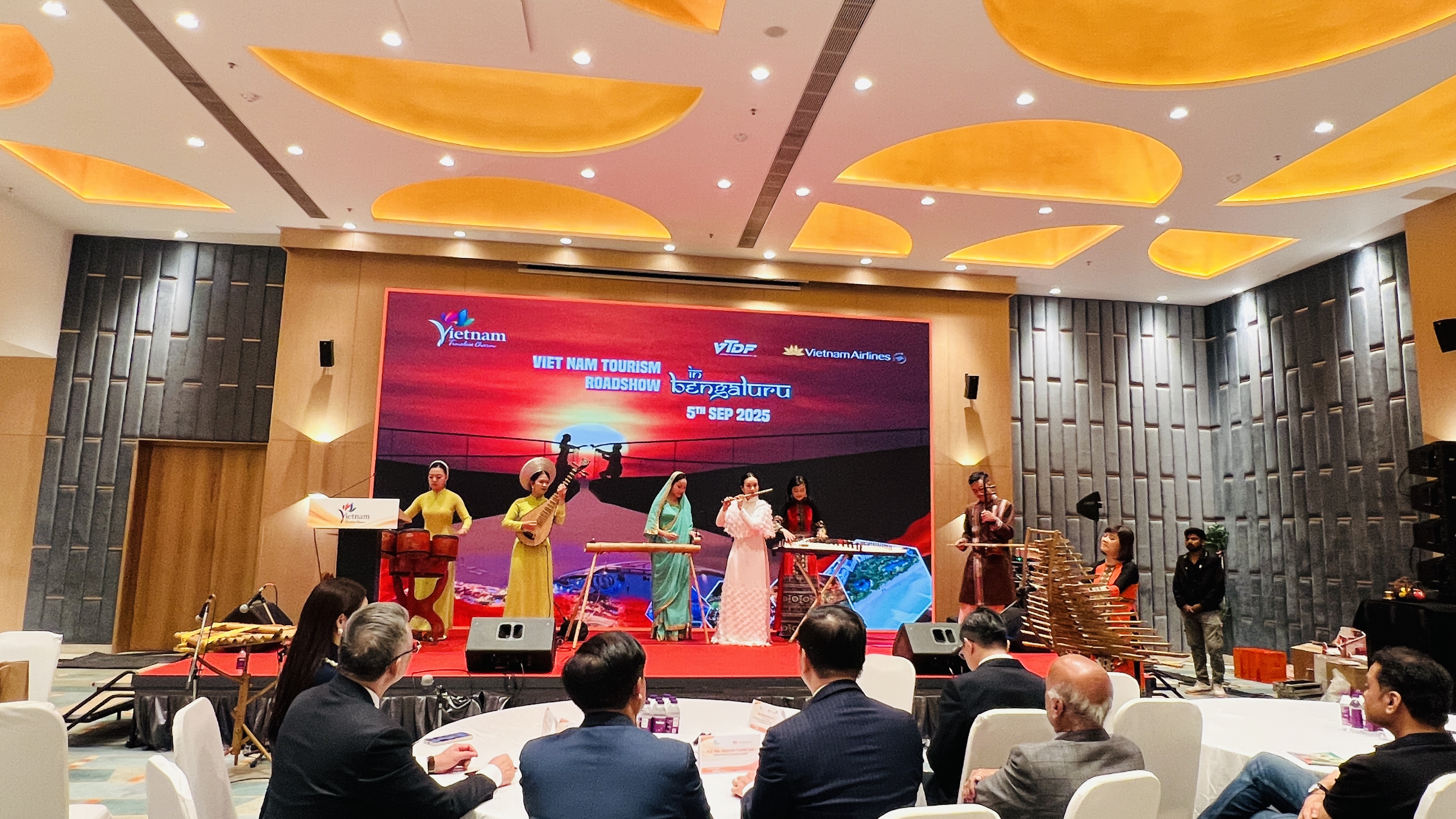 Promovarea turismului în Vietnam, conectarea afacerilor turistice indiene - fotografia 1
