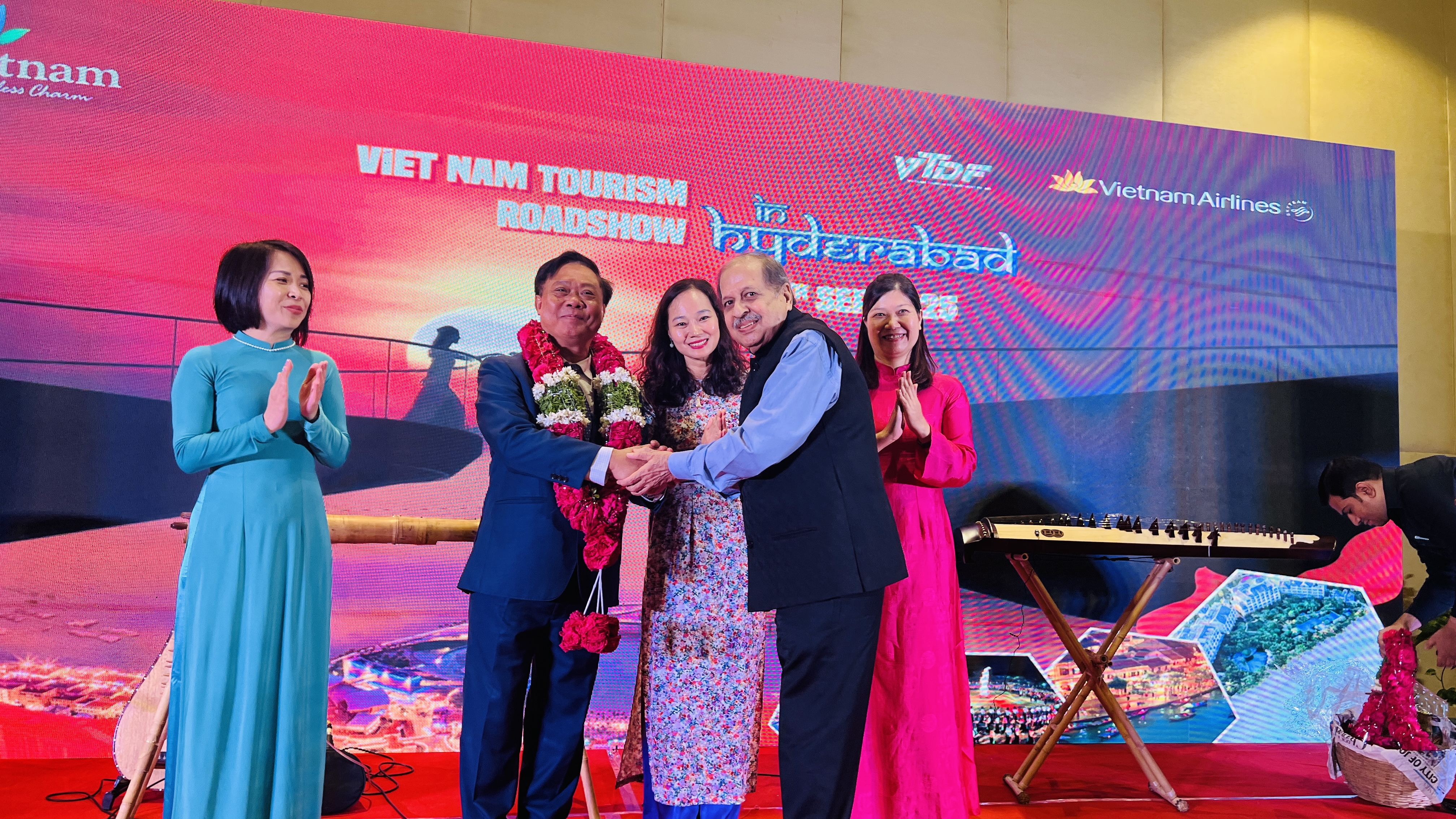 ពង្រឹងទំនាក់ទំនងទេសចរណ៍វៀតណាម-ឥណ្ឌានៅទីក្រុង Hyderabad - រូបថត ៧