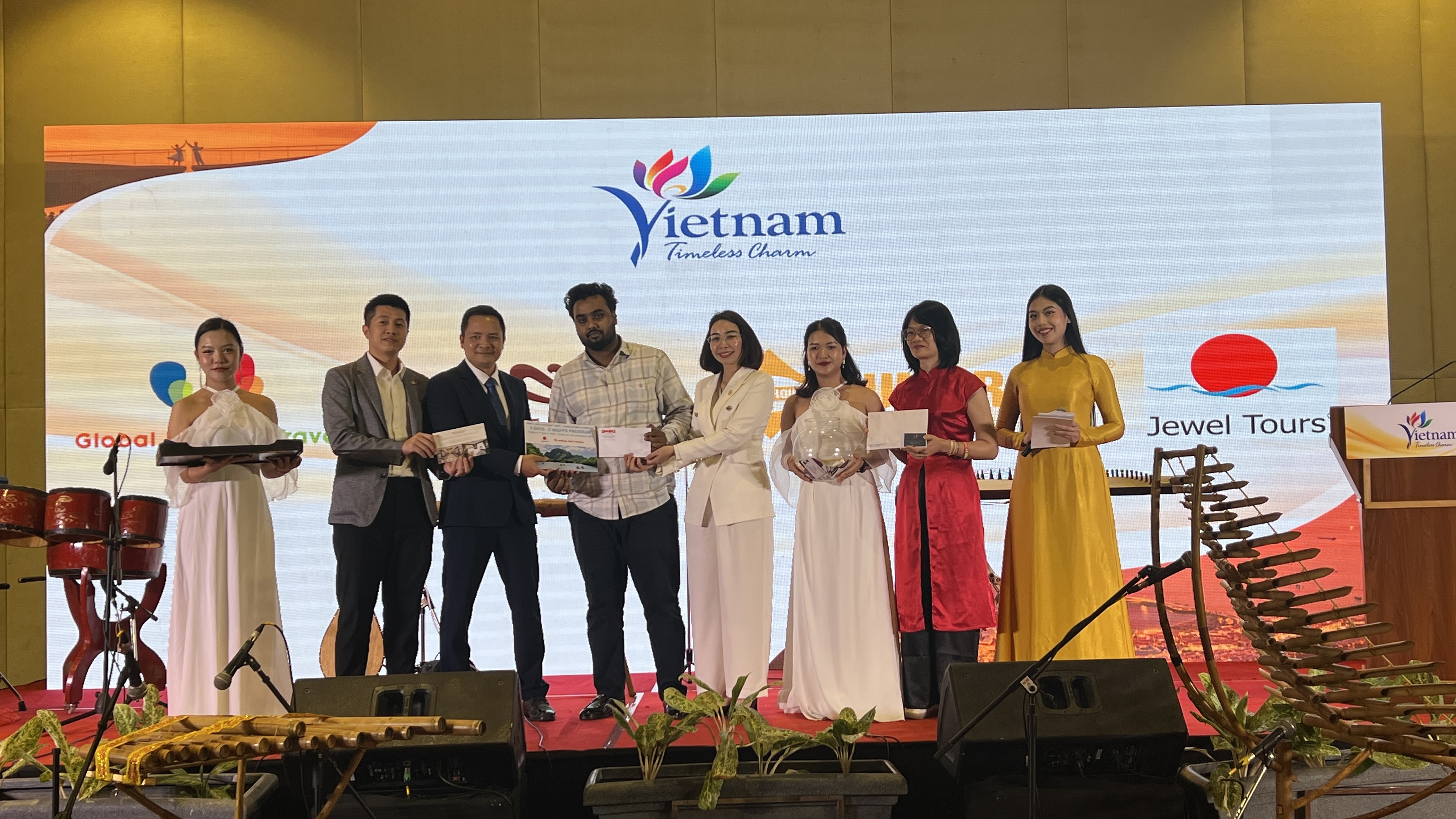 ពង្រឹងទំនាក់ទំនងទេសចរណ៍វៀតណាម-ឥណ្ឌានៅទីក្រុង Hyderabad - រូបថត ១៤