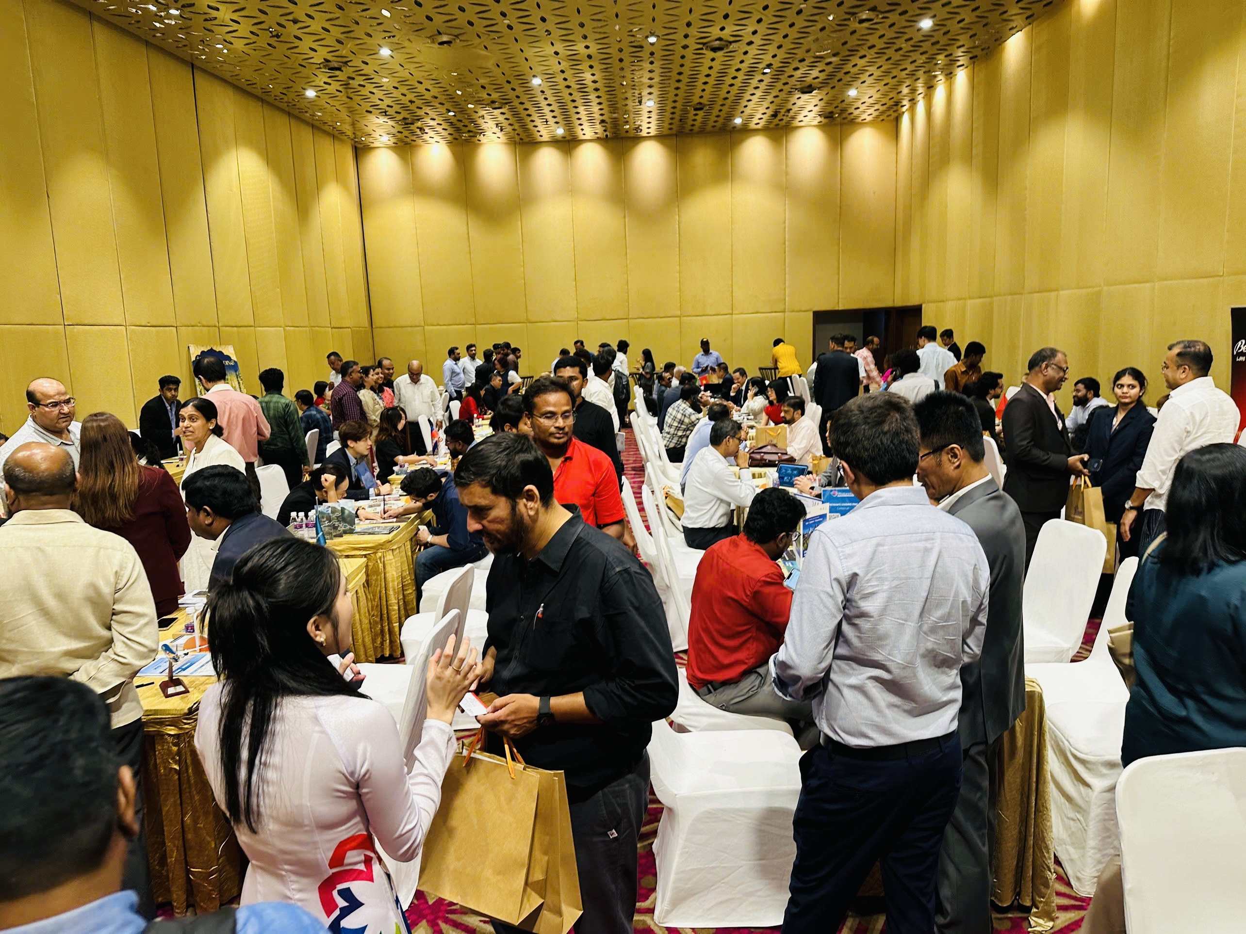 ពង្រឹងទំនាក់ទំនងទេសចរណ៍វៀតណាម-ឥណ្ឌានៅទីក្រុង Hyderabad - រូបថត 25