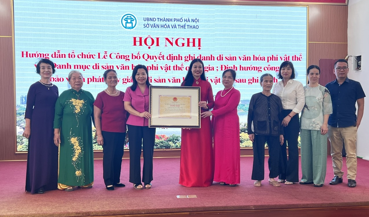 Hanói: 6 festivais tradicionais premiados com certificados de Patrimônio Cultural Imaterial Nacional - foto 1