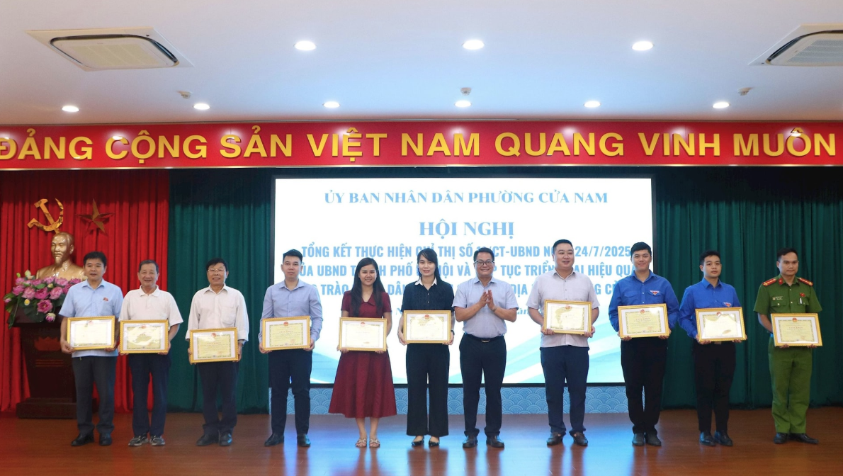 Cua Nam Ward៖ ការនាំយកការផ្លាស់ប្តូរឌីជីថលដែលភ្ជាប់យ៉ាងជិតស្និទ្ធជាមួយនឹងចលនាត្រាប់តាមស្នេហាជាតិ - រូបថត 2