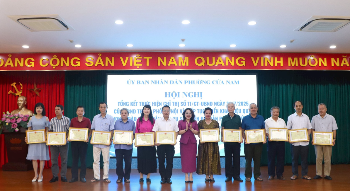 Cua Nam Ward៖ នាំយកការផ្លាស់ប្តូរឌីជីថលដែលភ្ជាប់យ៉ាងជិតស្និទ្ធជាមួយនឹងចលនាត្រាប់តាមស្នេហាជាតិ - រូបថត ៣