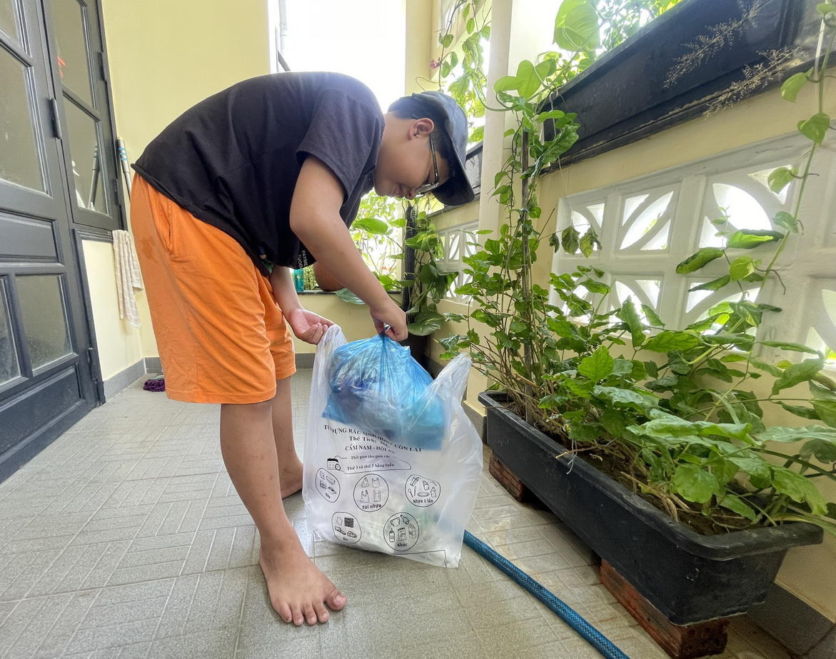 Thí điểm thu phí rác thải theo khối lượng phát thải tại Hội An