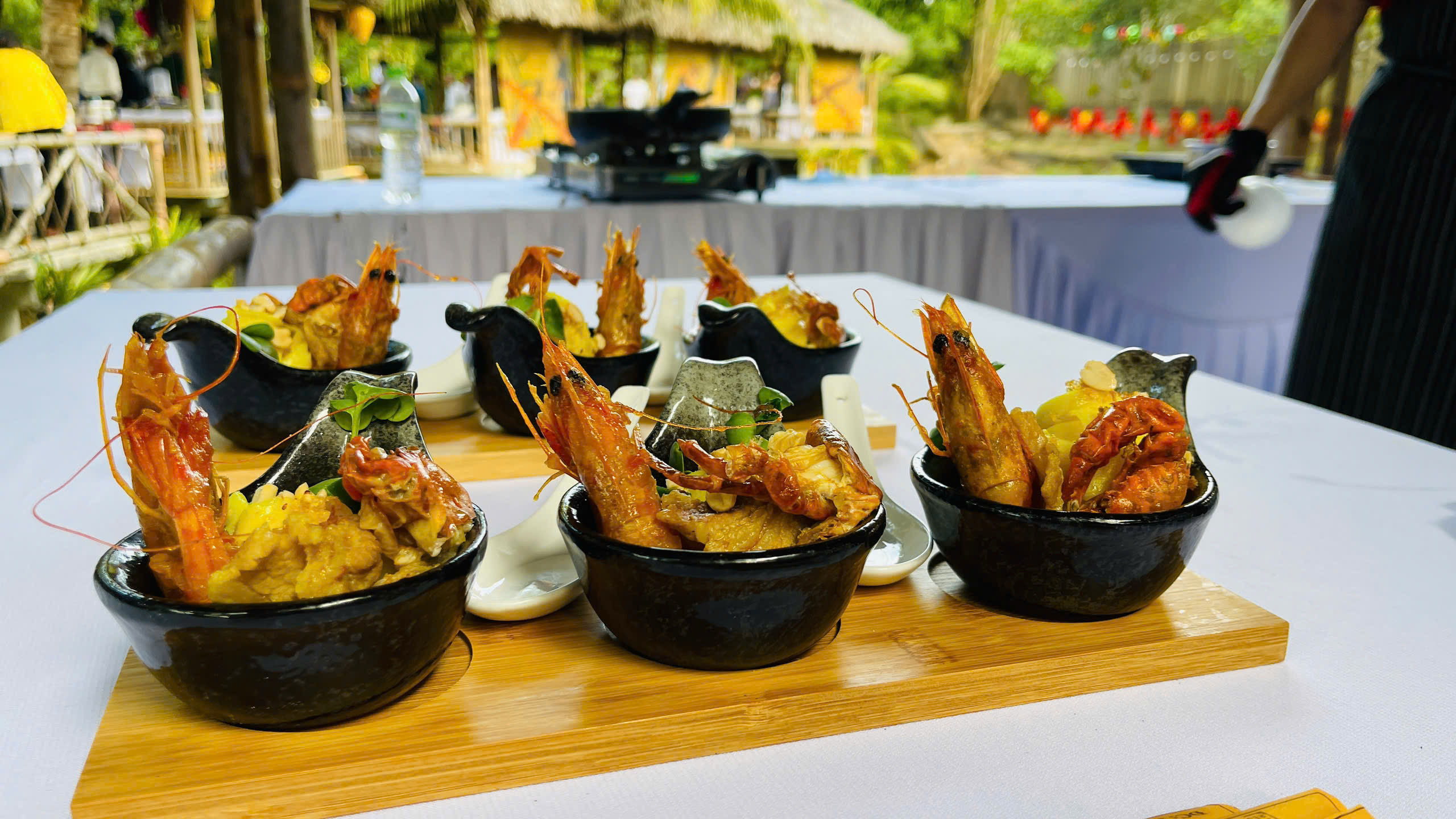 មីក្វាងចម្រុះពណ៌ - រូបថតទី ៤