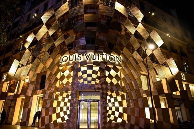 Prodejna Louis Vuitton skupiny LVMH v Paříži ve Francii. Foto: Getty Images/TTXVN