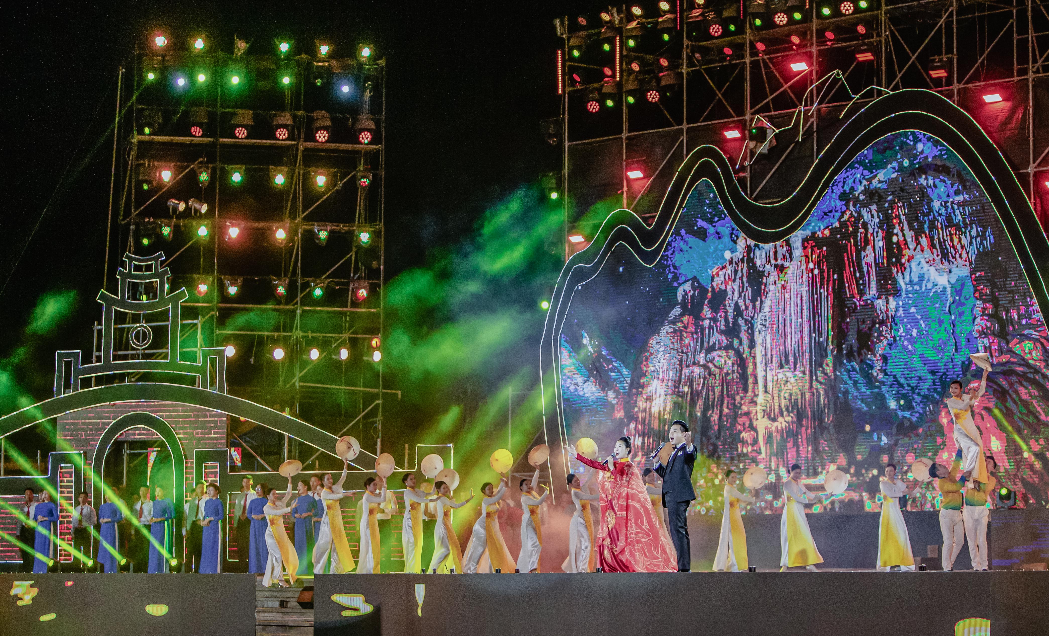 Quang Tri organiserer et spesielt kunstprogram natten til 2. september - bilde 2