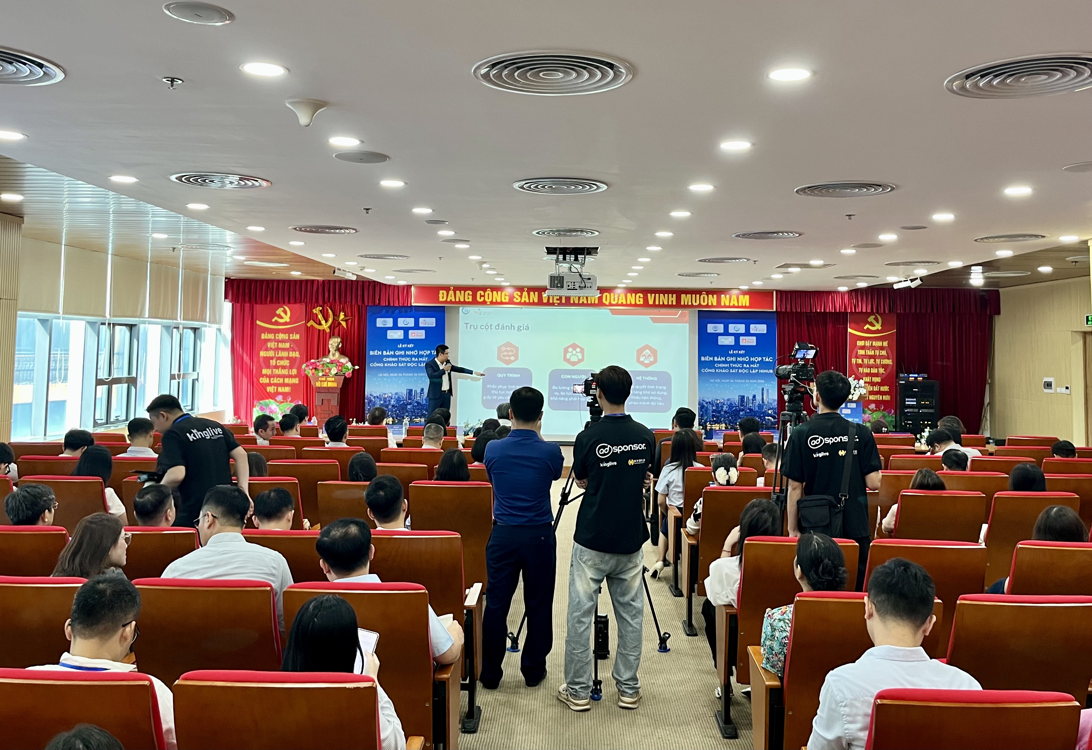 Hà Nội ra mắt cổng khảo sát độc lập lấy ý kiến người dân về dịch vụ công - ảnh 1