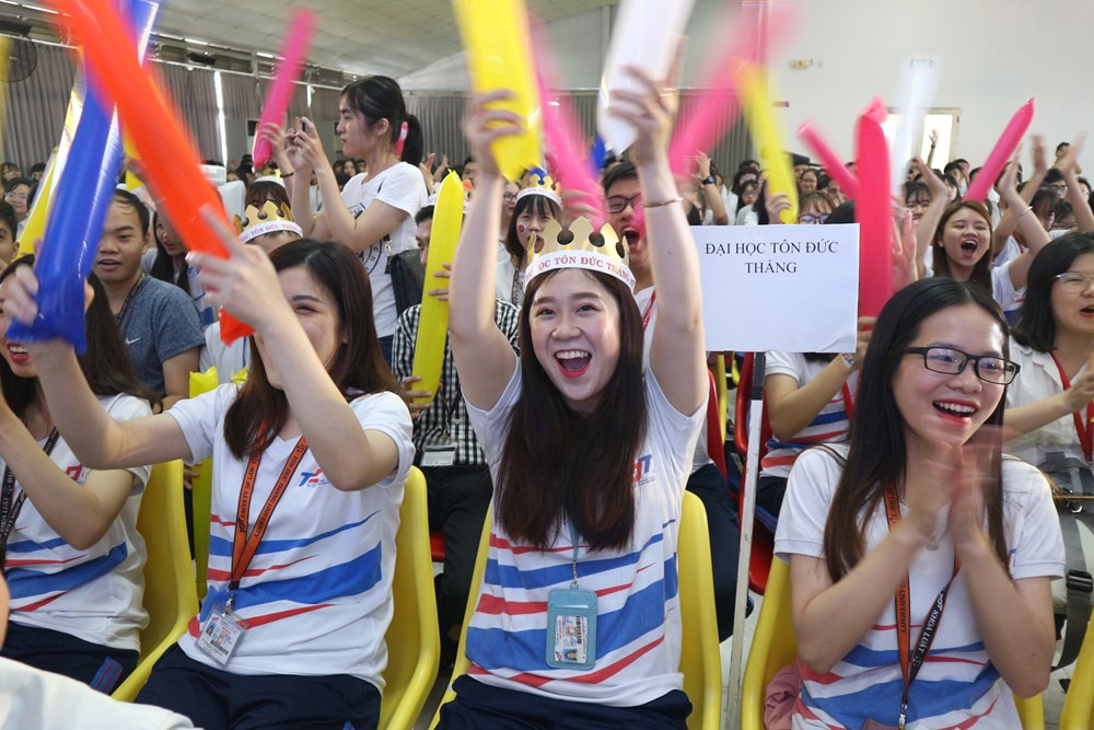 Đội dự thi Trường ĐH Luật TP.HCM giành giải Nhất game show “Bản quyền và sáng tạo” - ảnh 5