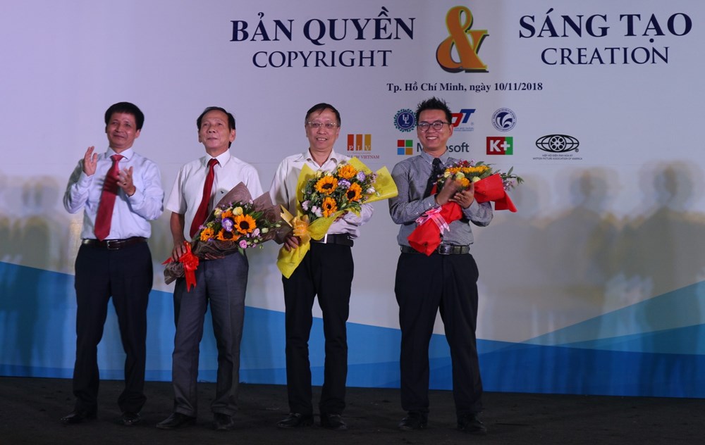 Đội dự thi Trường ĐH Luật TP.HCM giành giải Nhất game show “Bản quyền và sáng tạo” - ảnh 3