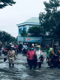 Khu công nghiệp Tân Bình nhiều công ty đóng cửa do bị ngập - ảnh 1