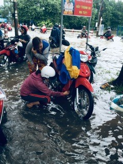 Khu công nghiệp Tân Bình nhiều công ty đóng cửa do bị ngập - ảnh 5
