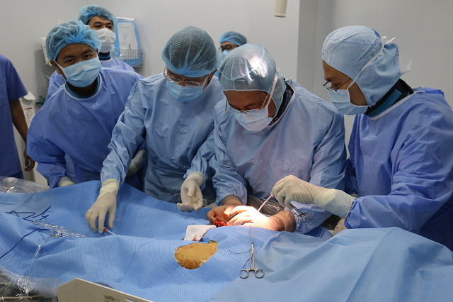 Bệnh viện tuyến Quận đầu tiên trên cả nước thực hiện thành công phương pháp Stent Graft - ảnh 1