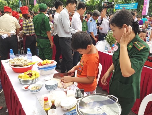 TPHCM: Sôi động Hội thi nấu ăn “Cả nhà vào bếp” - ảnh 3