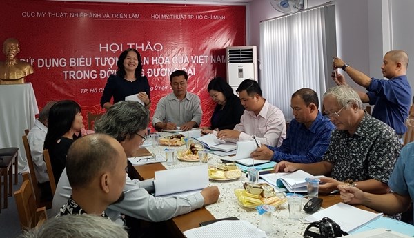 Nhiều lệch lạc và cưỡng ép khi sử dụng biểu tượng văn hóa Việt Nam nơi công cộng - ảnh 1