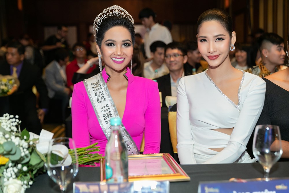 H’Hen Niê mang "Bánh mì" đến Miss Universe 2018 - ảnh 3
