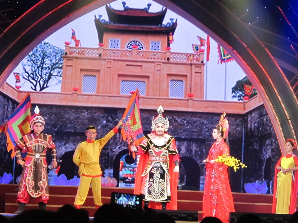 Cải lương xuống phố đi bộ Nguyễn Huệ - ảnh 4