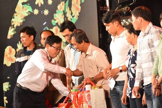 Mai vàng cho công nhân - ảnh 1