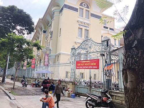 TP. HCM: Yêu cầu khắc phục khẩn cấp nguyên trạng nhiều hạng mục tại Bảo tàng Mỹ thuật - ảnh 1