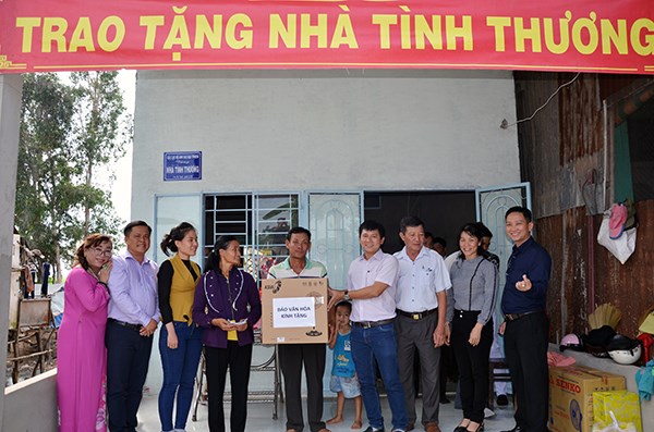 Báo Văn Hóa phối hợp trao nhà tình thương tại Long An - ảnh 1