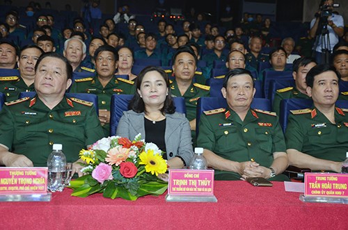 Đưa các tác phẩm xuất sắc về lực lượng vũ trang và chiến tranh cách mạng đi vào cuộc sống - ảnh 1