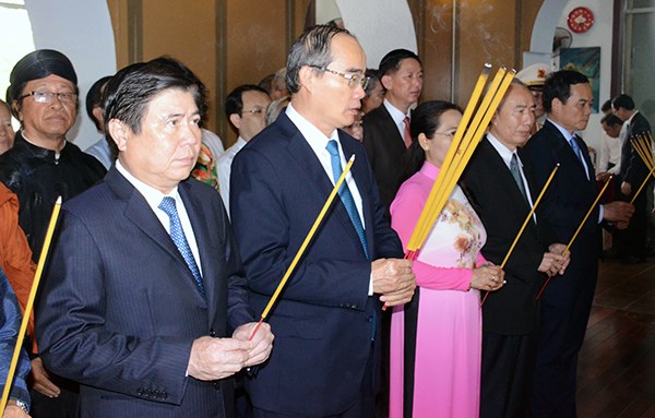 Triển lãm “Bác Tôn với công nhân” - ảnh 1