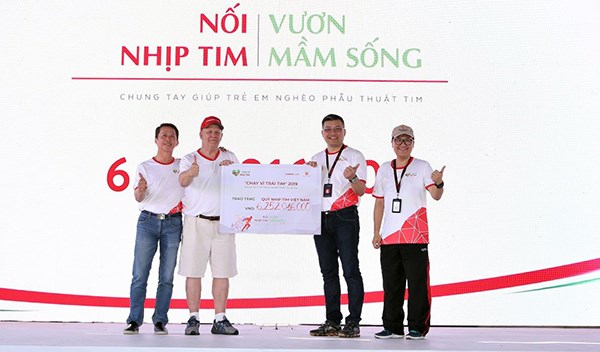 Hơn 6,2 tỉ đồng hỗ trợ phẫu thuật cho trẻ em bị bệnh tim bẩm sinh - ảnh 2