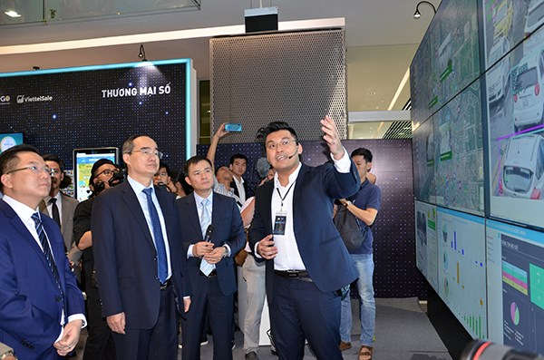 Người dân TP.HCM trải nghiệm công nghệ 5G đầu tiên trên cả nước - ảnh 4