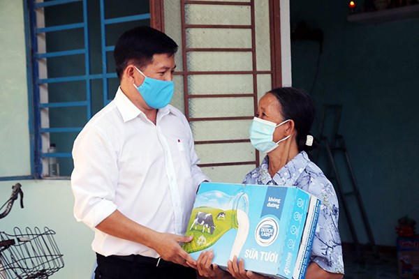 Cô gái Hà Lan chia khó cùng Đà Nẵng với hàng trăm ngàn sản phẩm sữa yêu thương - ảnh 6