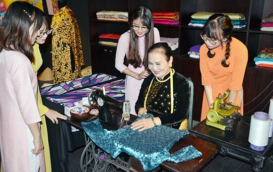 Đưa di sản văn hóa áo dài đến gần hơn với công chúng - ảnh 3