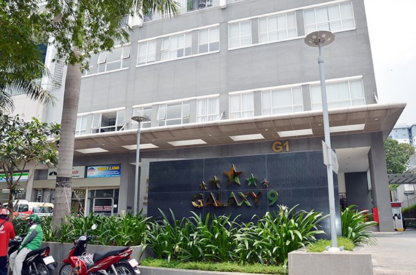 Vụ bé gái bị sàm sỡ trong thang máy chung cư ở TP. HCM: Cư dân bức xúc và lo lắng - ảnh 1