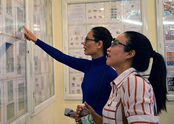 Triển lãm “Hình ảnh phụ nữ qua tem và vật phẩm sưu tầm” - ảnh 3