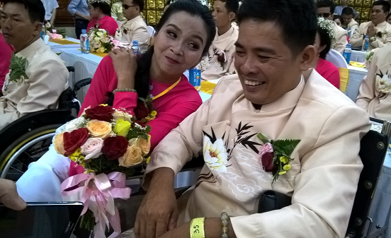 Lễ “Hằng thuận” tập thể cho 50 cặp cô dâu và chú rể khuyết tật - ảnh 1