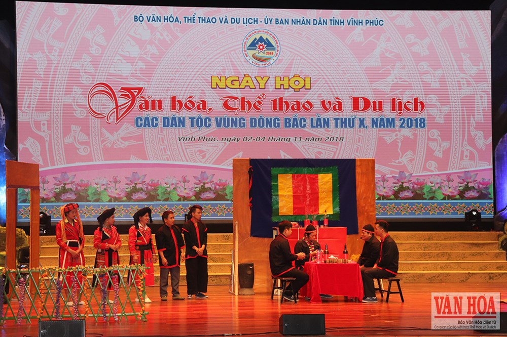 Sắc màu văn hóa các dân tộc vùng Đông Bắc - ảnh 1