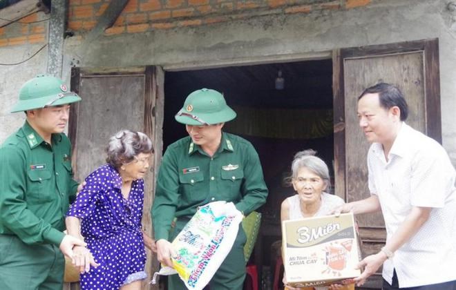 Thủ tướng đánh giá cao các lực lượng chức năng tham gia các đợt cứu hộ, cứu nạn - ảnh 1