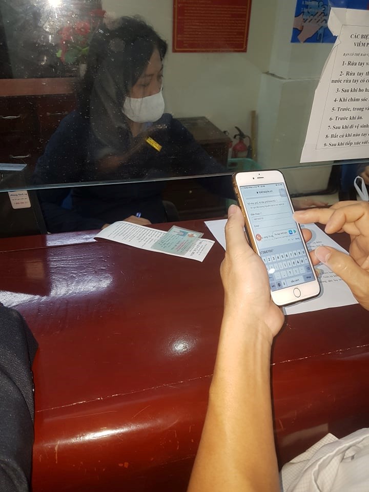 Các phương tiện giao thông công cộng hoạt động trở lại sau nới lỏng cách ly xã hội - ảnh 2