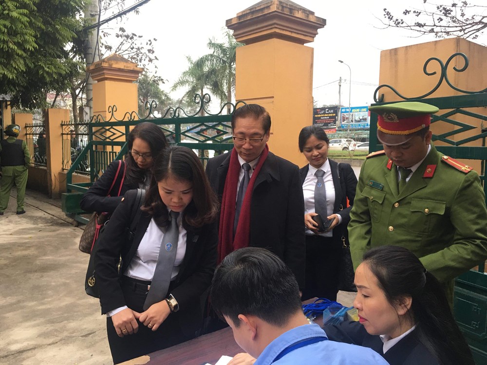 Xét xử vụ chạy thận làm chết 9 người: Bị cáo Hoàng Công Lương vắng mặt vì lí do sức khoẻ, phiên toà tạm hoãn - ảnh 4