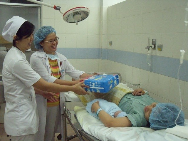 Đảng viên sinh con thứ 3 vẫn bị kỷ luật - ảnh 1
